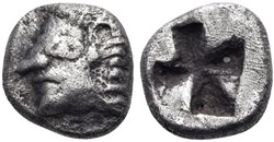 M-Colophon / Diobole / Tête achaique à gauche - Carré creux.