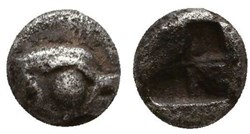 *Phocée / Hémiobole / Tête de phoque à droite / Carré creux quadripartite