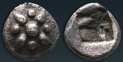 M-Erythrée - Hémiobole - Rosace - Carré creux.