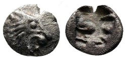 M Royaume de Lydie / Quarante huitième de statère / Tête de Lion rugissant - Carré creux.