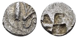 Cyzique / Hémiobole / Thon et fleur de Lotus - Carré creux.