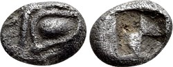 Ionie / Incertaine / Hemitartemorion / Œil / Carré creux .