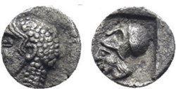 Lampsaque / Tétartémorion / Tête d'Apollon  portant la taenia / Tête d’Athéna casquée.