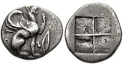 Teos / Trihemiobole / Griffon assis à droite /  Carré creux.