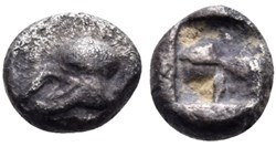 Néandria / Hémiobole / Casque à gauche - Carré creux.