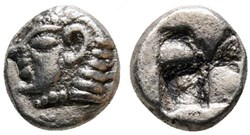 *Colophon / Hémiobole / Tête à gauche - Carré creux