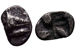 Cyzique / Tétartemorion / Tete de Thon à droite - Carré creux