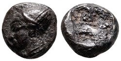 Phocée / Diobole / Tête de femme portant un sakkos à gauche / Carré creux.
