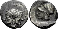 Lampsaque / Obole / Têtes de femme janiforme portant la taenia / Tête d’Athéna à gauche.