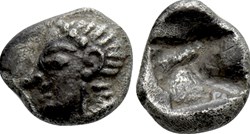 Colophon / Hémiobole / Tête d'apollon à gauche / Carré creux