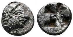 Colophon / Hémiobole / Tête à droite - Carré creux