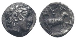 M-Neandria / Obole / Tête laurée d’Apollon  - Belier à droite +  N-E-A/N