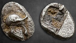 M Ionie / Incertaine / Tetartemorion / Casque  / Carré creux.