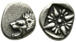 *Milet / Douzième de statère / Tête de lion à gauche - Étoile à quatre rais dans un carré creux.