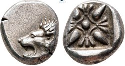 *Milet / Douzième de statère / Tête de lion à gauche - Étoile à quatre rais dans un carré creux.