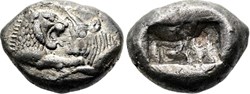 Royaume de Lydie / Tiers de Statère  Trite /  Protomés de taureau et de lion affrontés.
