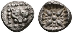 Milet / 1/32 eme de statère / Tête de Lion - Motif Stéllaire dans carré creux