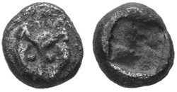 Asie Mineure / Tetartemorion / Tête de panthère - Carré creux.