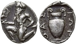 *Thasos / 1/10 eme de statère ou Trihémiobole / Satyre - Carré creux.