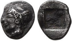 Phocée-Hemitetartemorion-Tête de femme portant un sakkos à gauche / Carré creux.