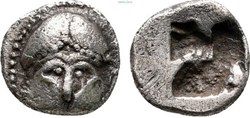 Mesembria / Hemiobole / Casque Corinthien de face - Carré creux.