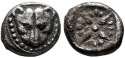 Milet / 1/32 eme de statère / Tête de Lion - Motif Stélaire dans carré creux