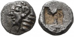 Colophon / Tetartémorion / Tête d'Apollon à Gauche - Carré creux.