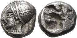 Phocée-Diobole-Tête de femme portant un sakkos à gauche / Carré creux.