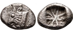 M-Asie Mineure / Incertaine /  Tetrobole / Tête de taureau -  Carré creux multi-divisé.