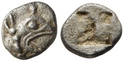 Phocée / Tétartemorion / Tête de griffon - Carré creux.