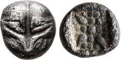 Milet / 1/32 eme de statère / Tête de Lion - Motif Stéllaire dans carré creux