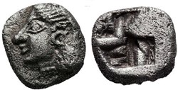 Colophon / Obole / Tête d'Apollon à gauche - Carré creux