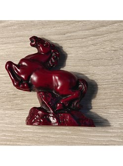 FIGURINE ROUGE PONEY OU CHEVAL