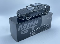802 / BMW i7 xDrive60