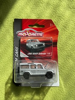 Land Rover Defender 110