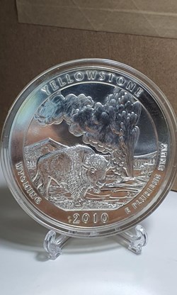 2010 - United States "America The Beautiful" (ATB) 5 oz Silver - Yellowstone National Park