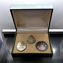 1982 - The Emerald Buddha , Set of 3 seasons, Silver Amulet (back has Rajasthan) with box.