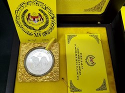 2012 - 1 pc Coin Pertabalan Agong XIV Pure Silver999 Royal Collection