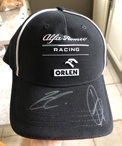 Casquette Afla Romeo F1 signée par Raikkonen et Giovinazzi
