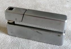 Briquet 77