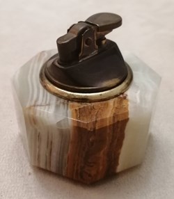 Briquet 22 Table