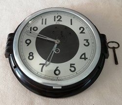 Pendule murale Japy en bakélite