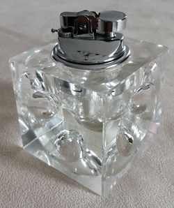 Briquet 16 Table