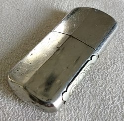Briquet 99-9