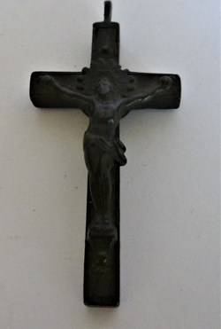 Crucifix bronze et bois (pendentif 6cm)