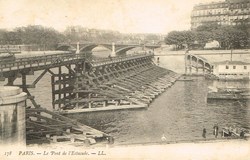 France-Paris-Le pont de l'Estacade