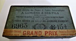 Boite de plaques photographiques au gélatino-bromure d'argent (Négatifs photos présents)