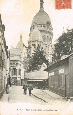 France-Paris-Montmartre-rue de la Barre
