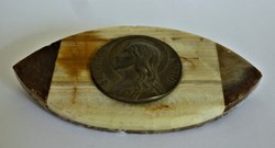 Médaillon Salvator Mundi