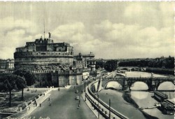 Italie-Rome-Pont et château Saint Ange
